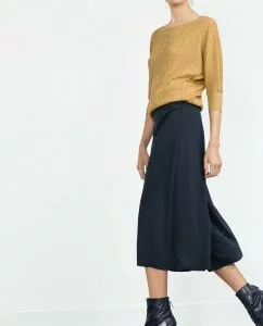 Zara Cropped Navy Trousers £19.99