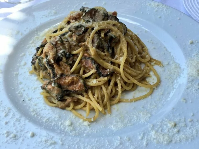 Spaghetti alla Jacqueline from La Tonerella Conca dei Marini restaurants by boat from Amalfi
