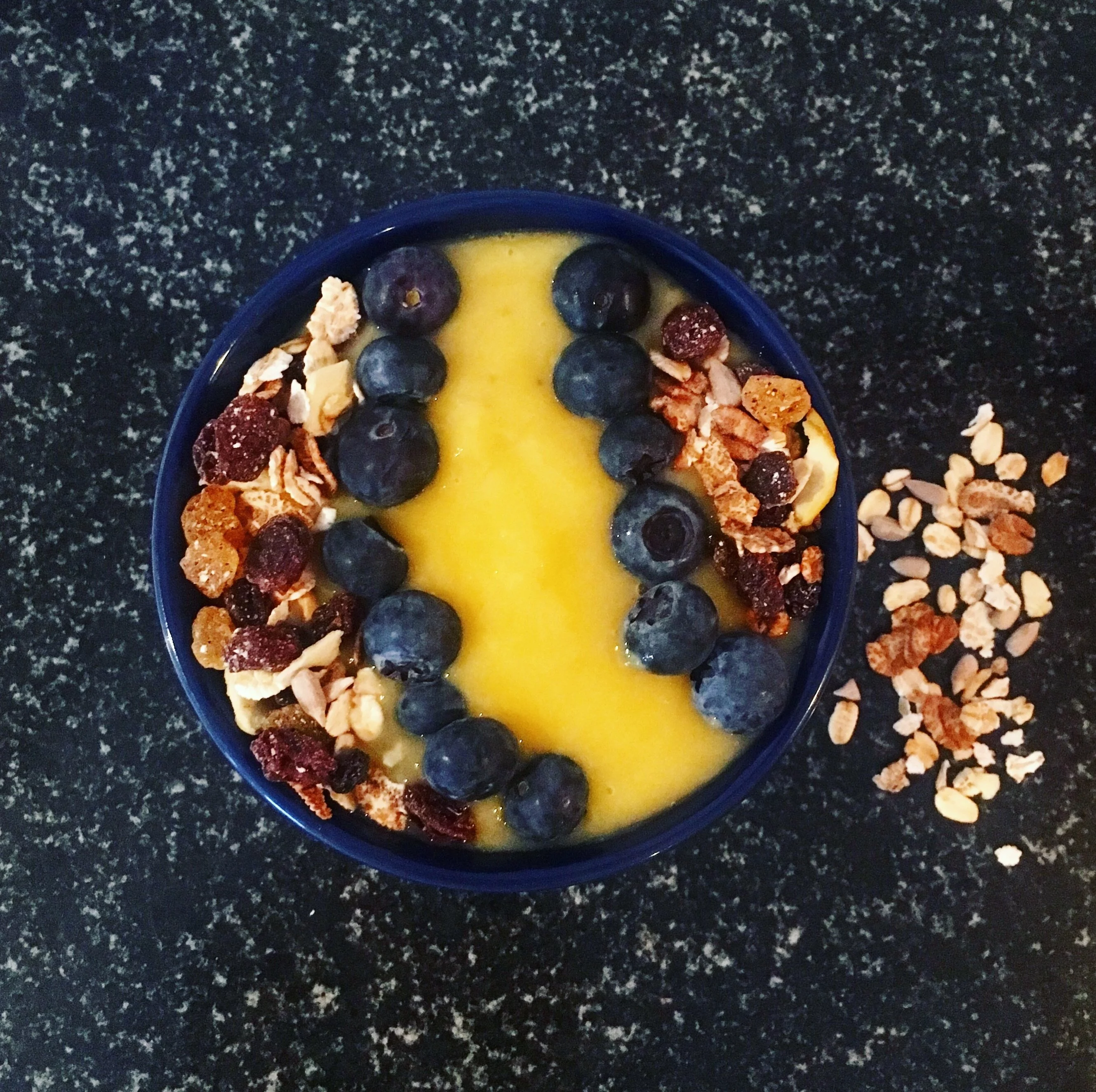 mango smoothie bowl recipe quick and easy ideas toppings blueberries granola banana almond milk