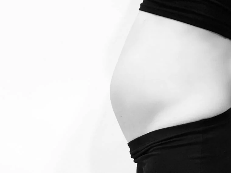 Second Trimester Pregnancy Record: 18 - 19 Week Update bump photo