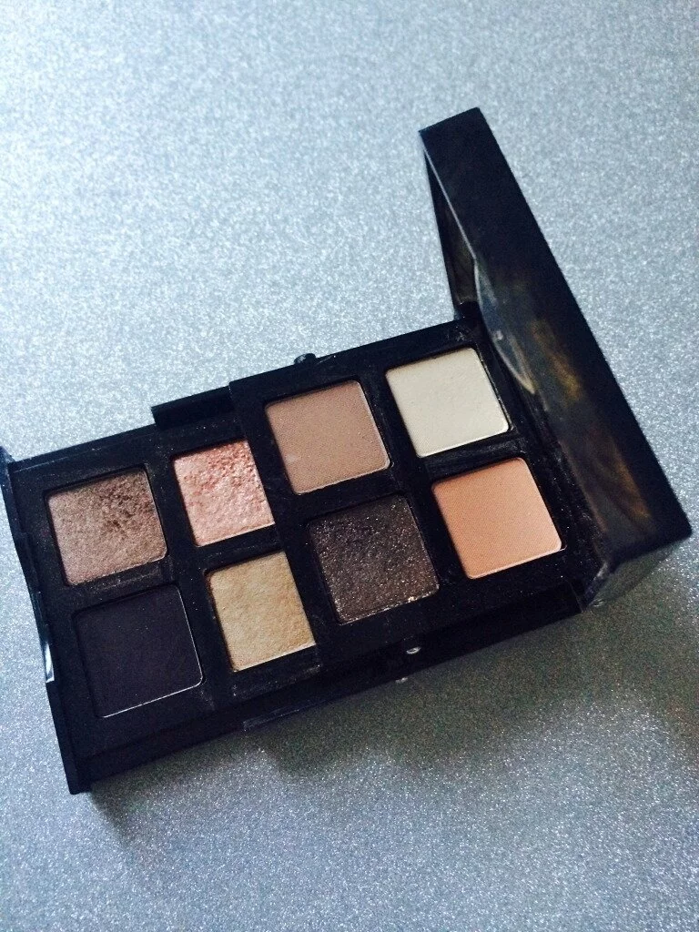 Bobbi Brown Smokey Nudes Eye Palette Review